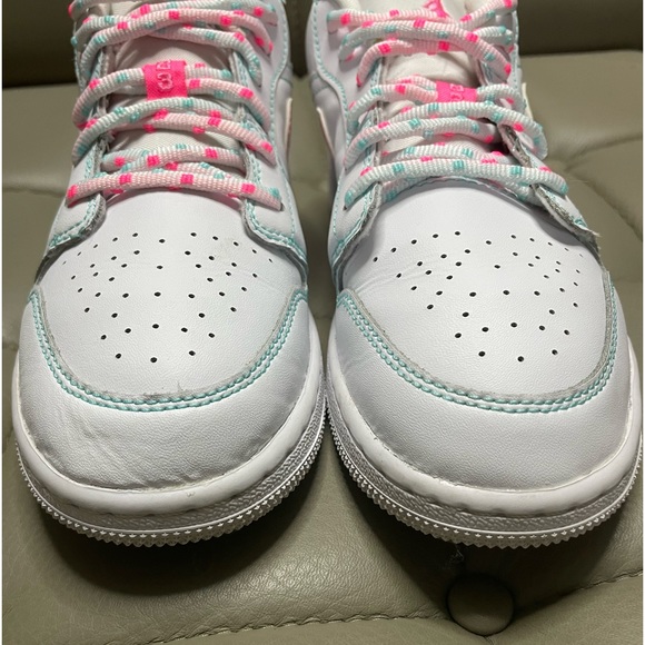 AIR JORDAN 1 LOW AURORA GREEN PINK GS - Girls youth- 4Y = 5.5 women - Picture 6 of 12